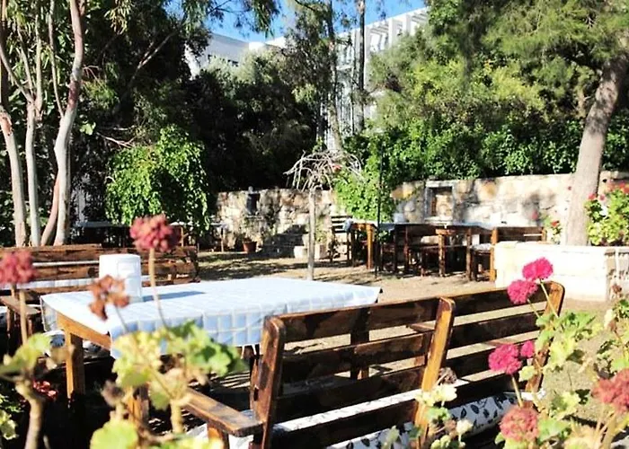 Papillon Отель Кешме